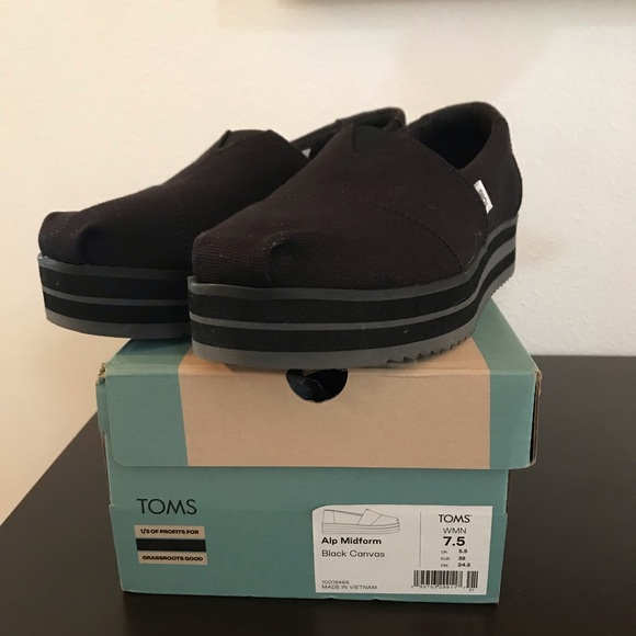 TOMS NWB🌀 Alpargata canvas platform flats - Picture 2 of 12